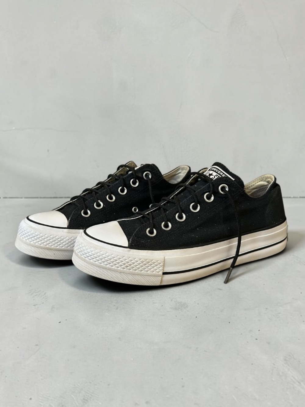 Converse Chuck Taylor All Star Lift Platform Low Top Black Women’s 8